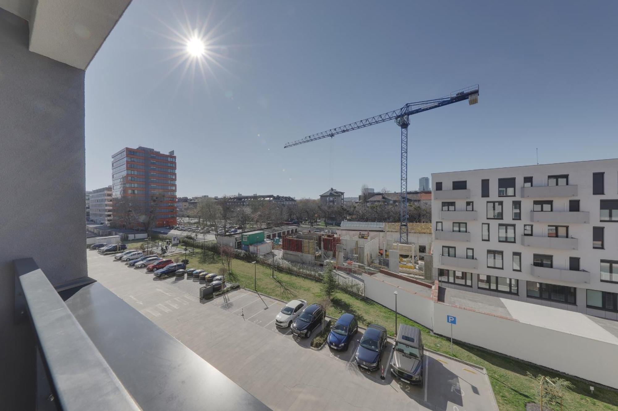 Bazova Apartment With Free Parking ブラチスラヴァ エクステリア 写真